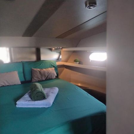 Yach Boat Hotel Barcelona Exterior foto